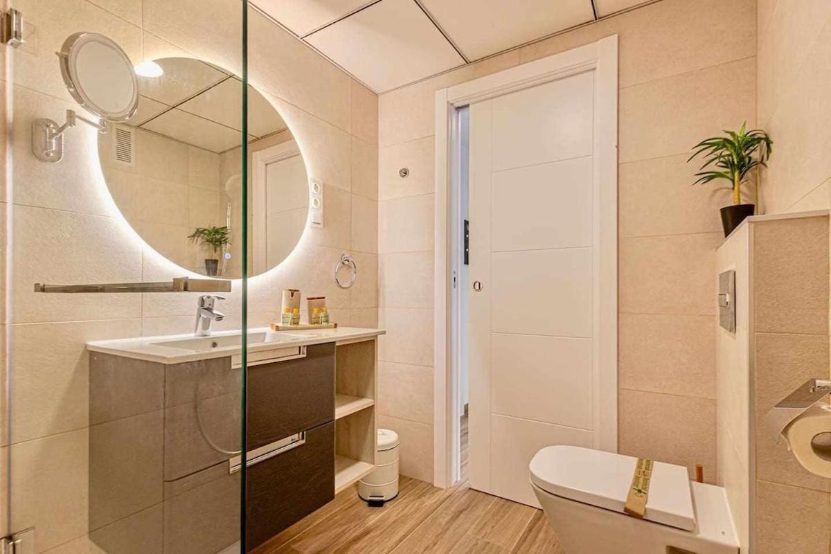 797 Holiday Rentals - Benalbeach- Moderno Piso Para 5 Con Vistas Al Mar Benalmádena Dış mekan fotoğraf