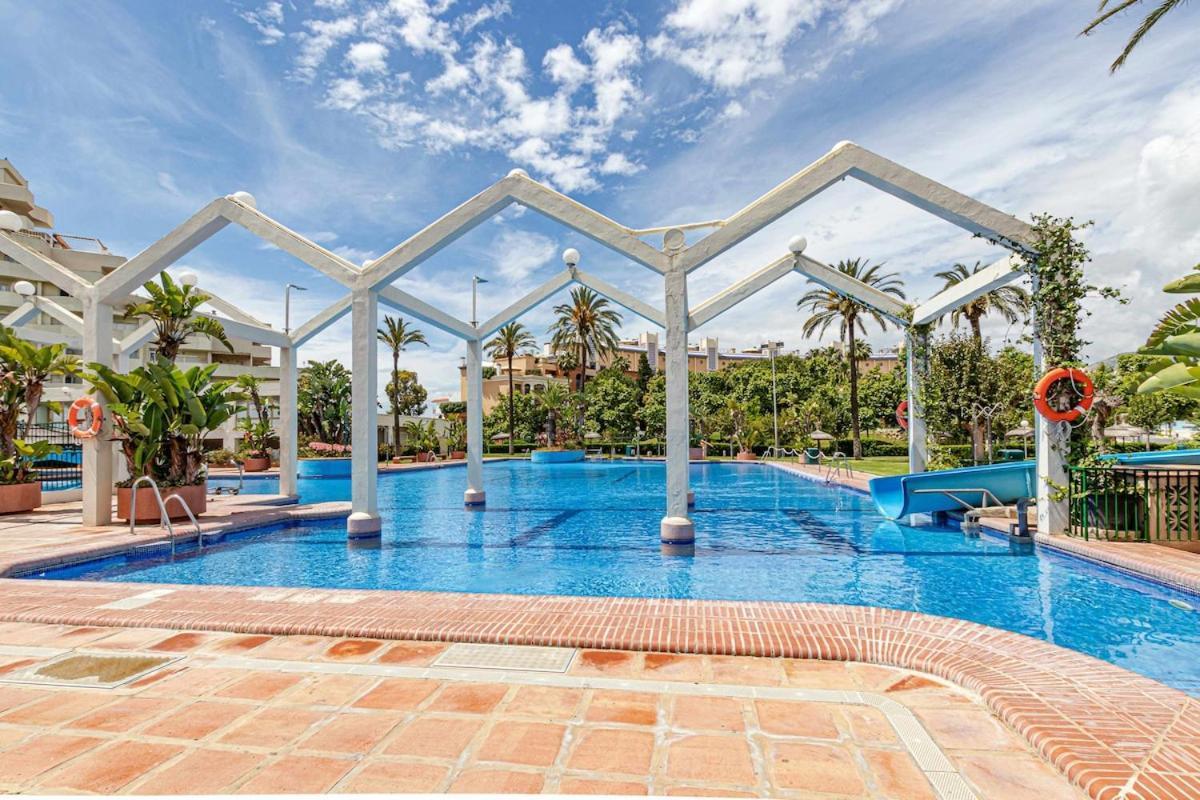 797 Holiday Rentals - Benalbeach- Moderno Piso Para 5 Con Vistas Al Mar Benalmádena Dış mekan fotoğraf
