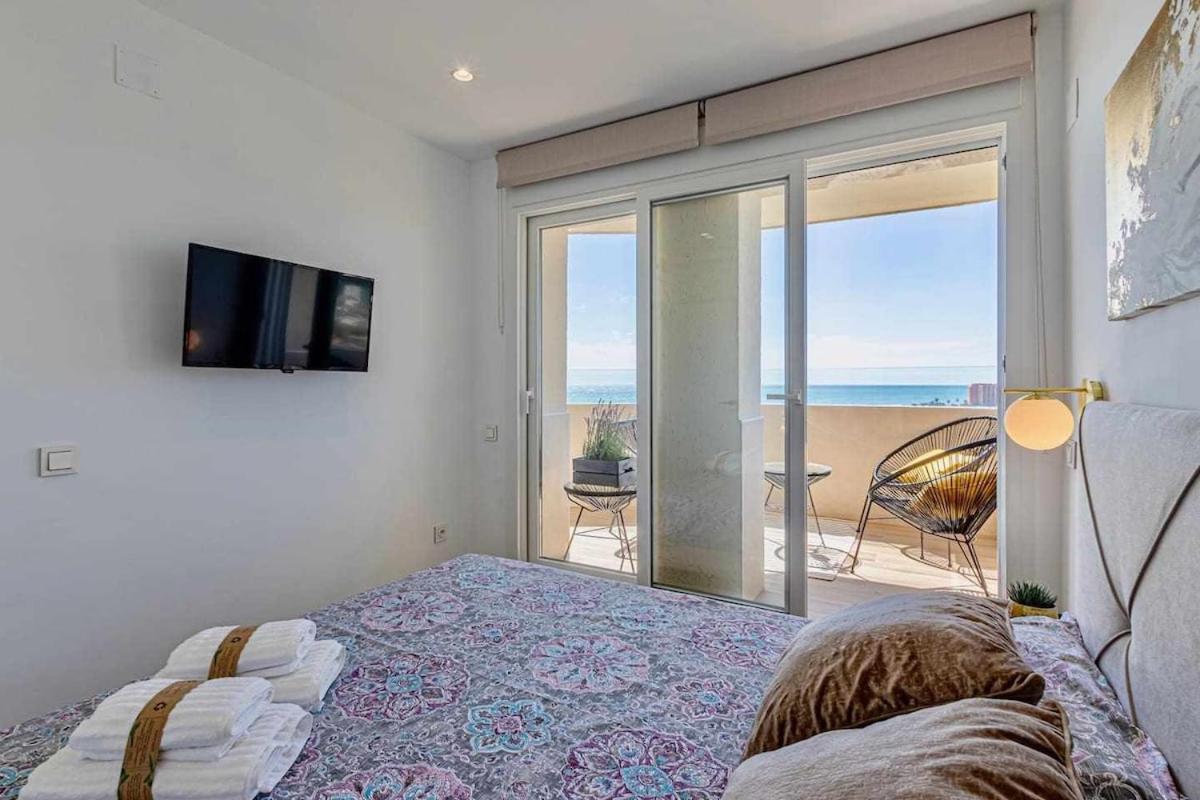 797 Holiday Rentals - Benalbeach- Moderno Piso Para 5 Con Vistas Al Mar Benalmádena Dış mekan fotoğraf