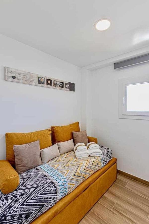 797 Holiday Rentals - Benalbeach- Moderno Piso Para 5 Con Vistas Al Mar Benalmádena Dış mekan fotoğraf