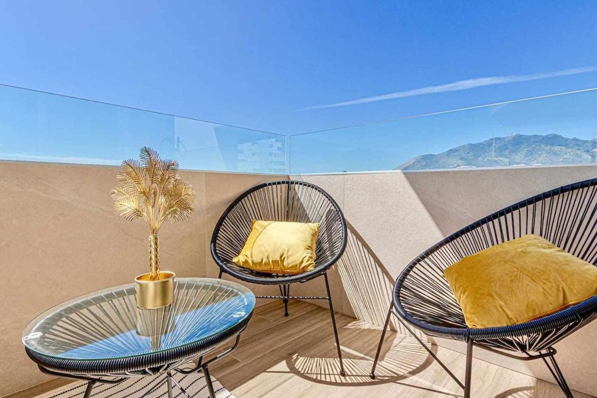 797 Holiday Rentals - Benalbeach- Moderno Piso Para 5 Con Vistas Al Mar Benalmádena Dış mekan fotoğraf