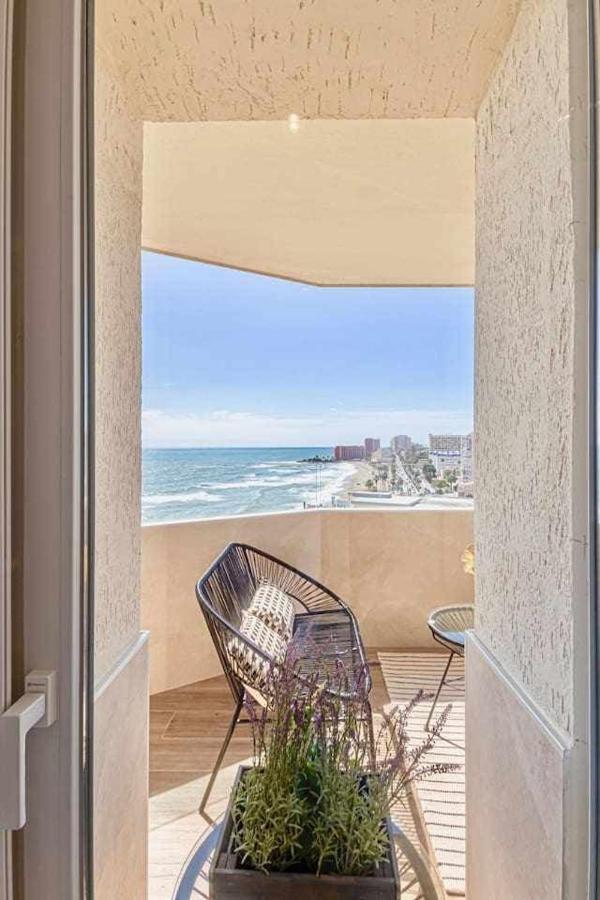 797 Holiday Rentals - Benalbeach- Moderno Piso Para 5 Con Vistas Al Mar Benalmádena Dış mekan fotoğraf