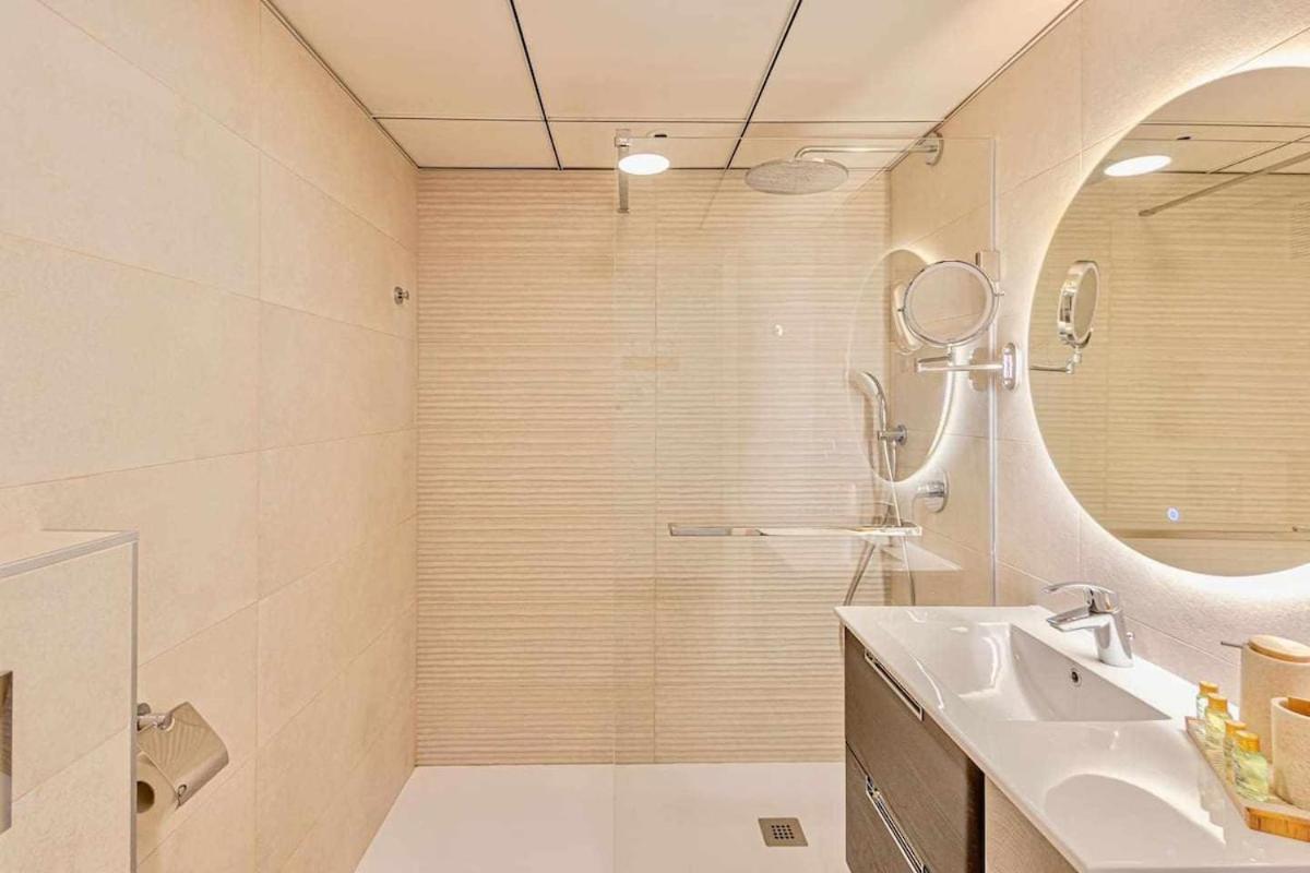 797 Holiday Rentals - Benalbeach- Moderno Piso Para 5 Con Vistas Al Mar Benalmádena Dış mekan fotoğraf