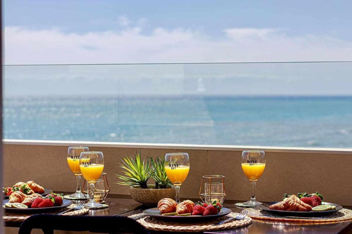 797 Holiday Rentals - Benalbeach- Moderno Piso Para 5 Con Vistas Al Mar Benalmádena Dış mekan fotoğraf